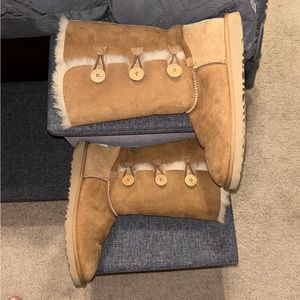 Uggs Bailey Button Triplet II Boot